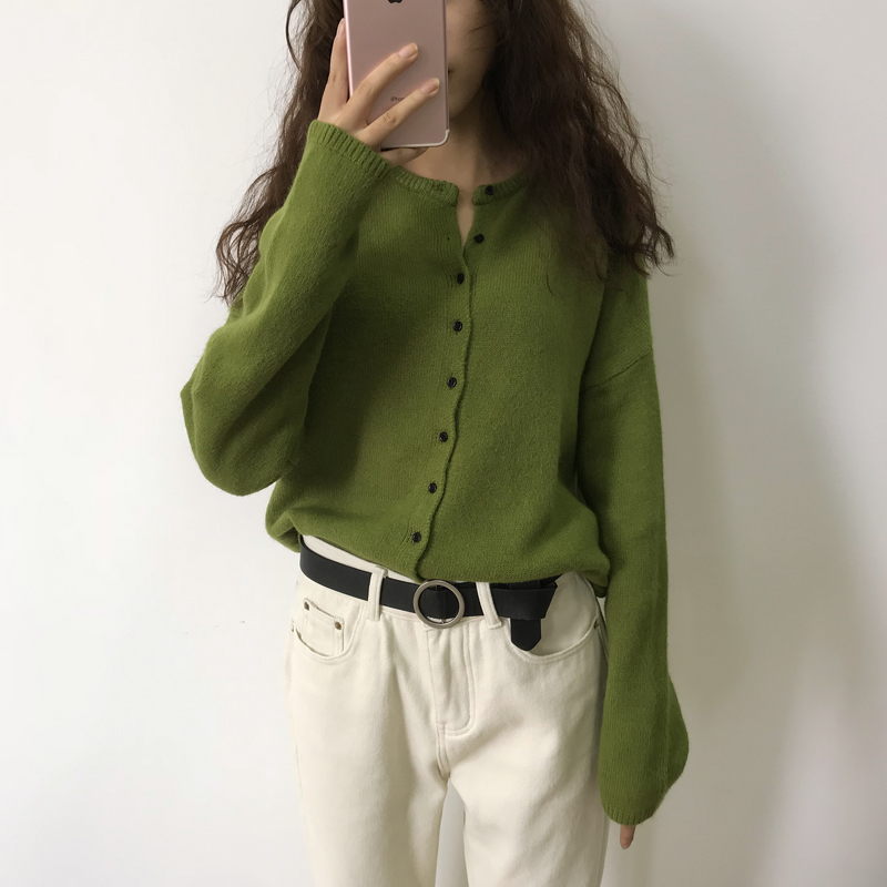 绿色毛衣搭配外套照片图片