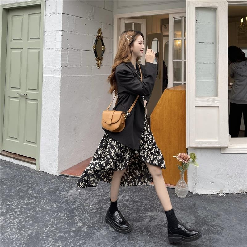 Floral dress mid-length women's 2024 new summer waist slimming design irregular short-sleeved skirt