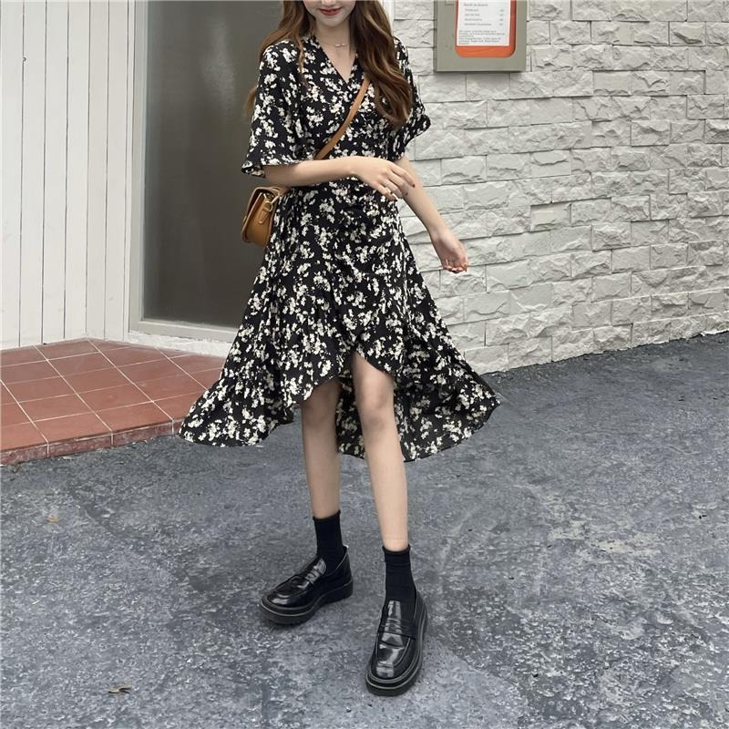 Floral dress mid-length women's 2024 new summer waist slimming design irregular short-sleeved skirt