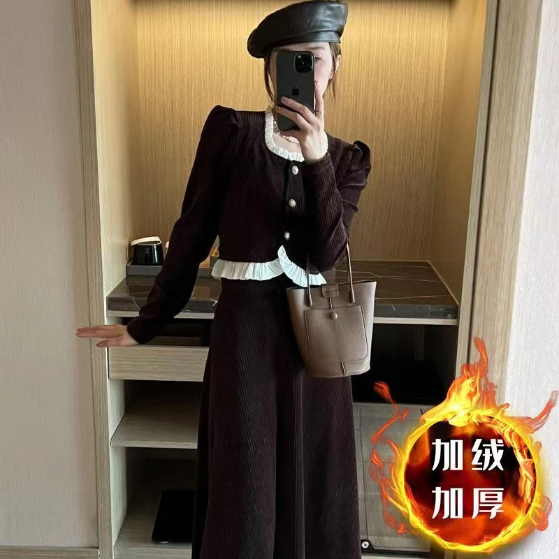 2024 Autumn and Winter New French Slim Corduroy Spliced ​​Lace Top Half Long Skirt Two-piece Suit for Women European Products