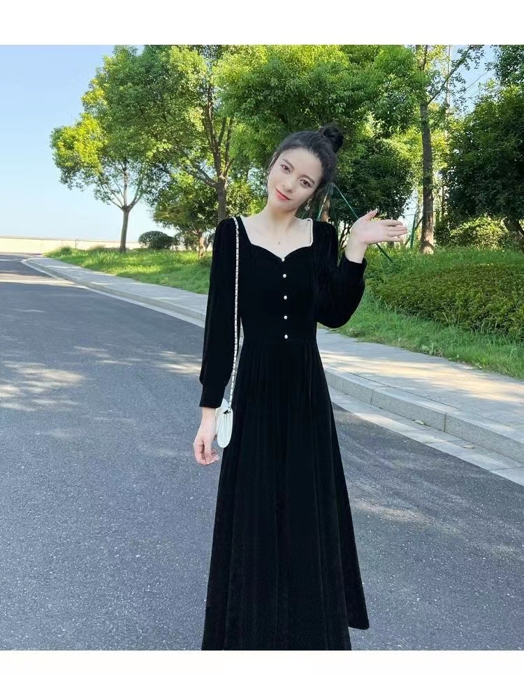 French Elegant Autumn and Winter Gold Velvet Dress for Women Hepburn Waist Slimming Gentle Style Retro Dress Long Skirt