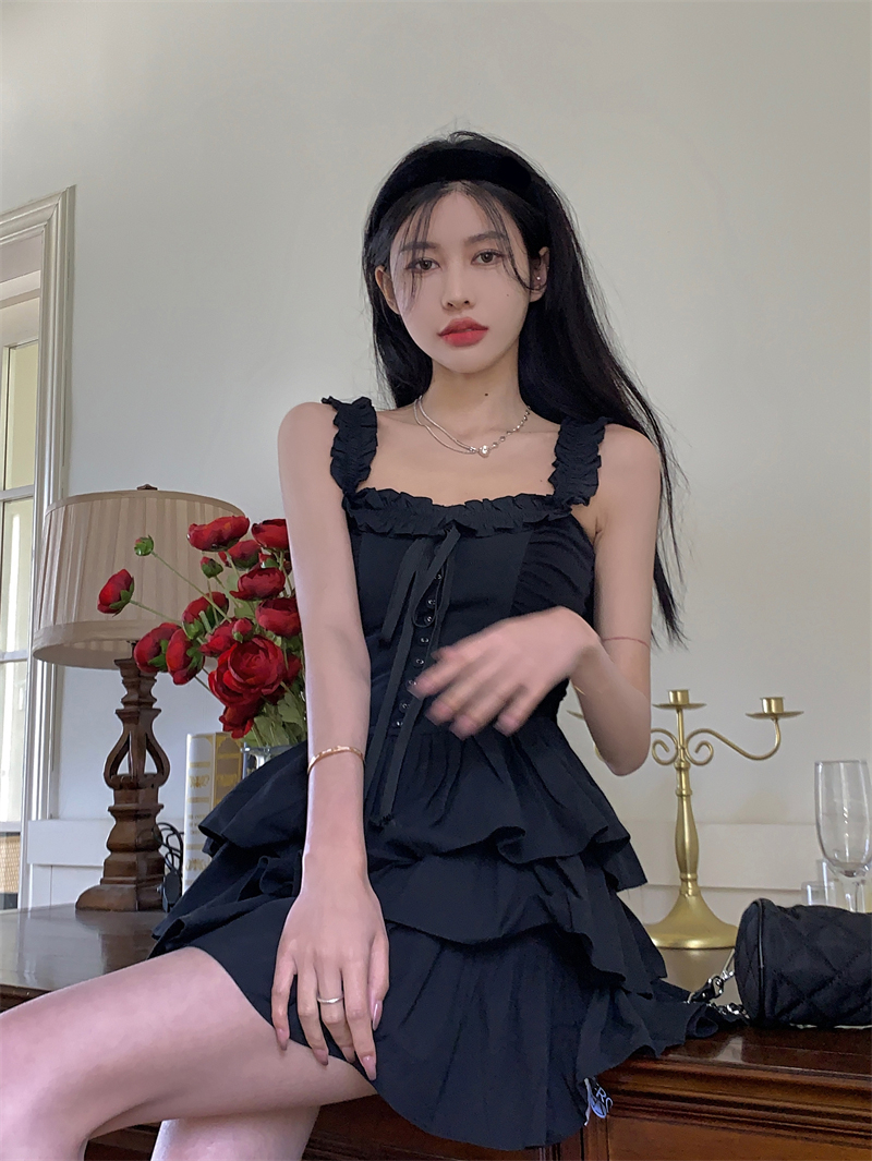 French suspender dress for women in summer pure lust sexy ruffled temperament high-end cake short skirt little black dress