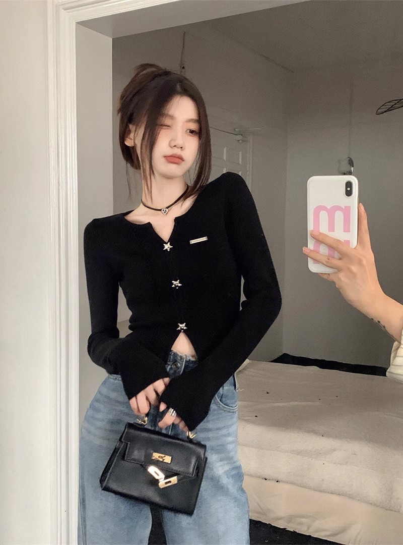 Pure desire v-neck black bottoming shirt women's knitted cardigan  spring new hot girl top design niche