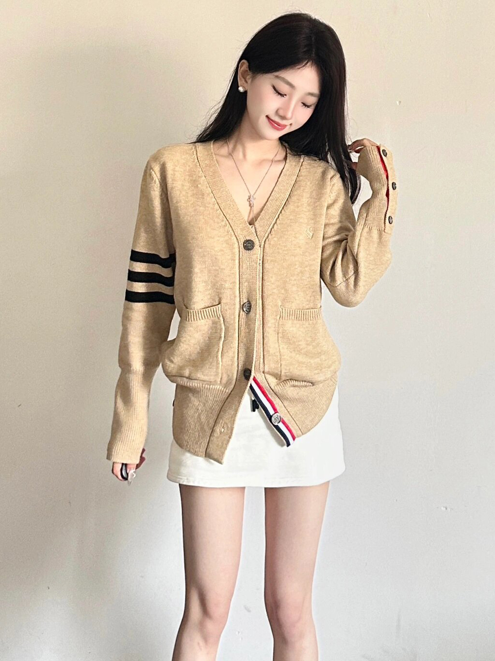 College style retro contrasting color three-stripe V-neck sweater cardigan for women in spring and autumn loose and versatile lazy sweater jacket