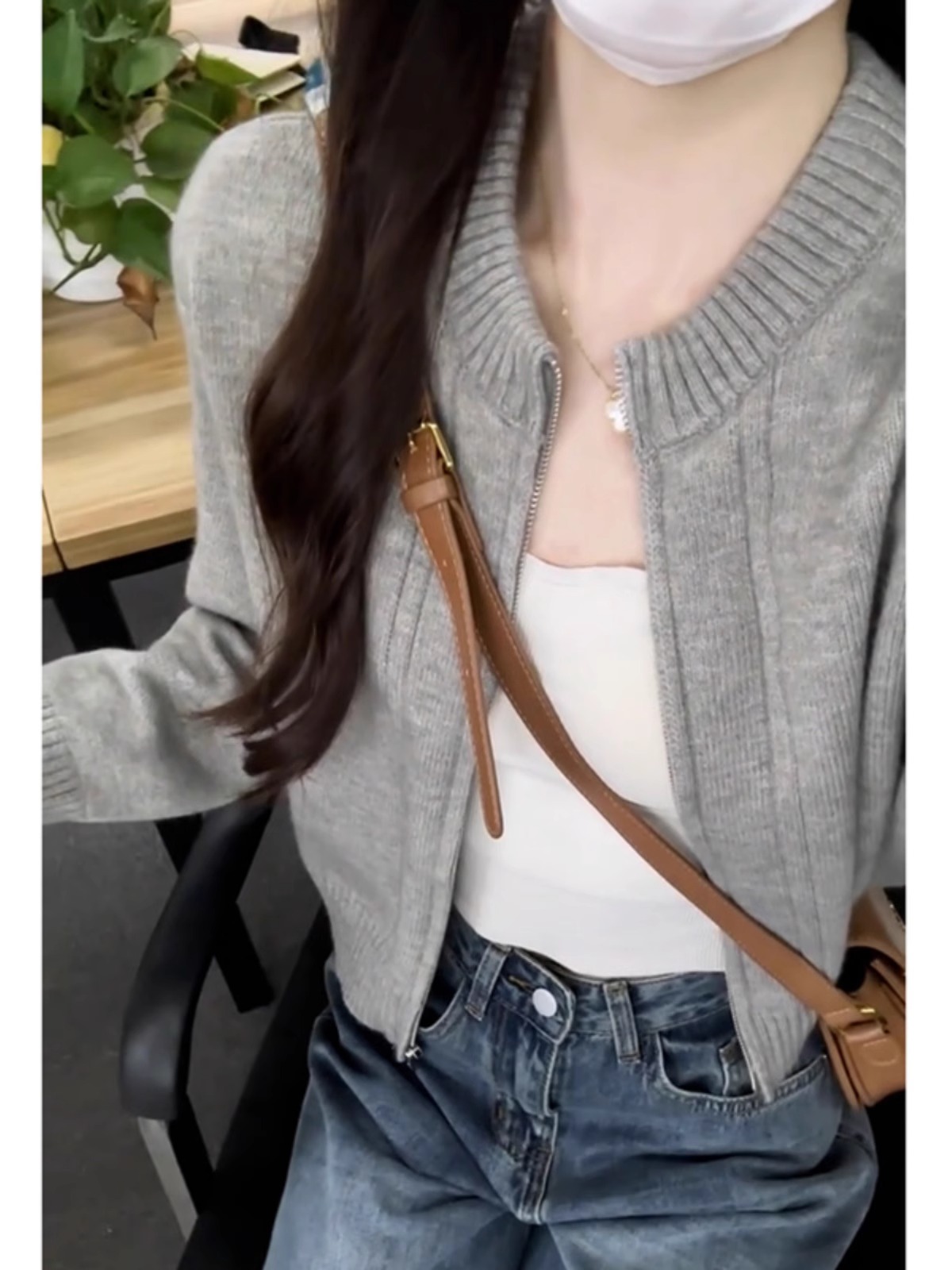 Korean style gray round neck long sleeve sweater sweater for women autumn design niche fashion versatile short top jacket