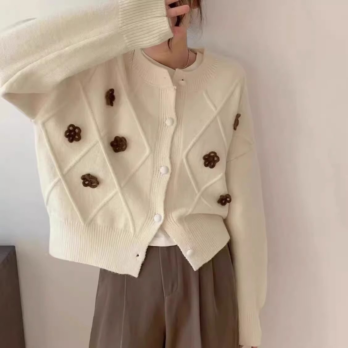 Cardigan Sweater Women's Autumn and Winter New  Loose Round Neck Flower Design Niche Knitted Jacket Short Top