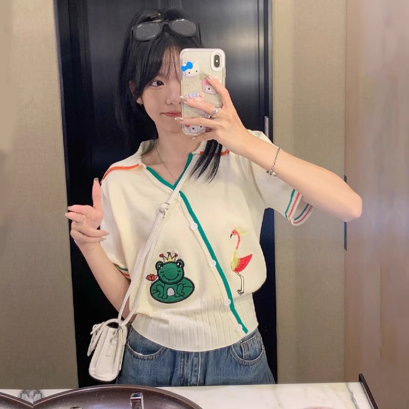 Designed oblique cardigan knitted short-sleeved T-shirt for female summer students with contrasting color cartoon embroidery niche chic short top