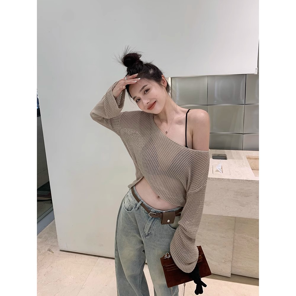 Lazy style suit for women, spring temperament, off-shoulder hollow knitted blouse, retro loose wide-leg jeans two-piece set