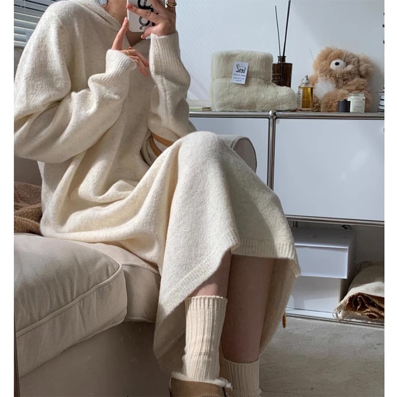 Long knee-high white hooded sweater for women in autumn and winter for small people, lazy style loose bottoming knitted dress