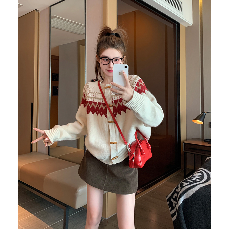 Retro Fair Isle Horn Button Sweater Jacket Women's Winter Thickened Lazy Style New Year's Knitted Cardigan Top