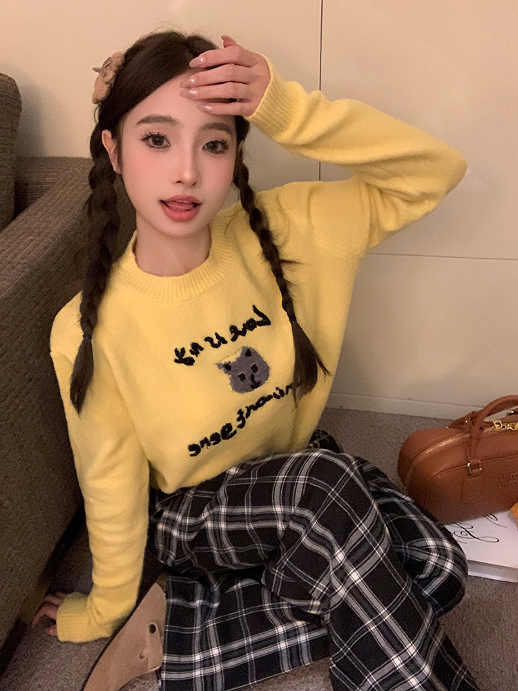 Dopamine Outfit Pullover Sweater Women's Autumn and Winter 2024 New Yellow Cartoon Sweater Bottoming Shirt with Top