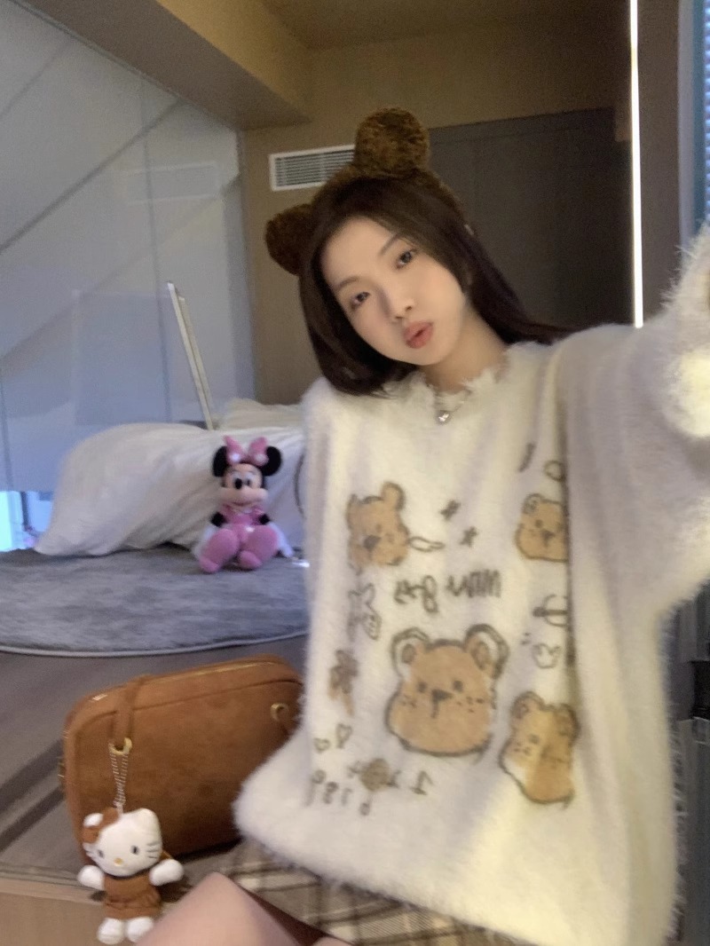 Korean design fufu lazy bear sweater women's autumn and winter loose irregular hole mink wool sweater