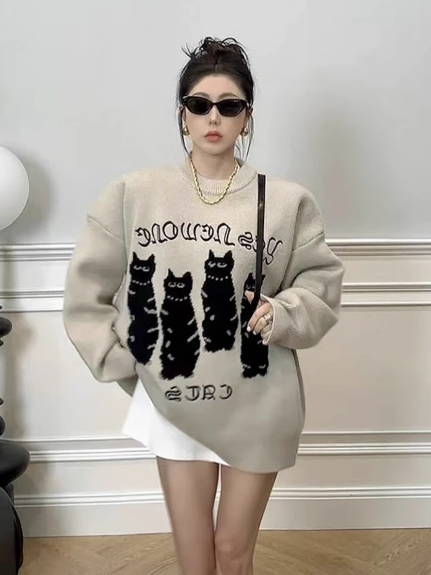 Korean style autumn and winter lazy style cat jacquard letter embroidery round neck long sleeve warm thick knitted sweater top for women