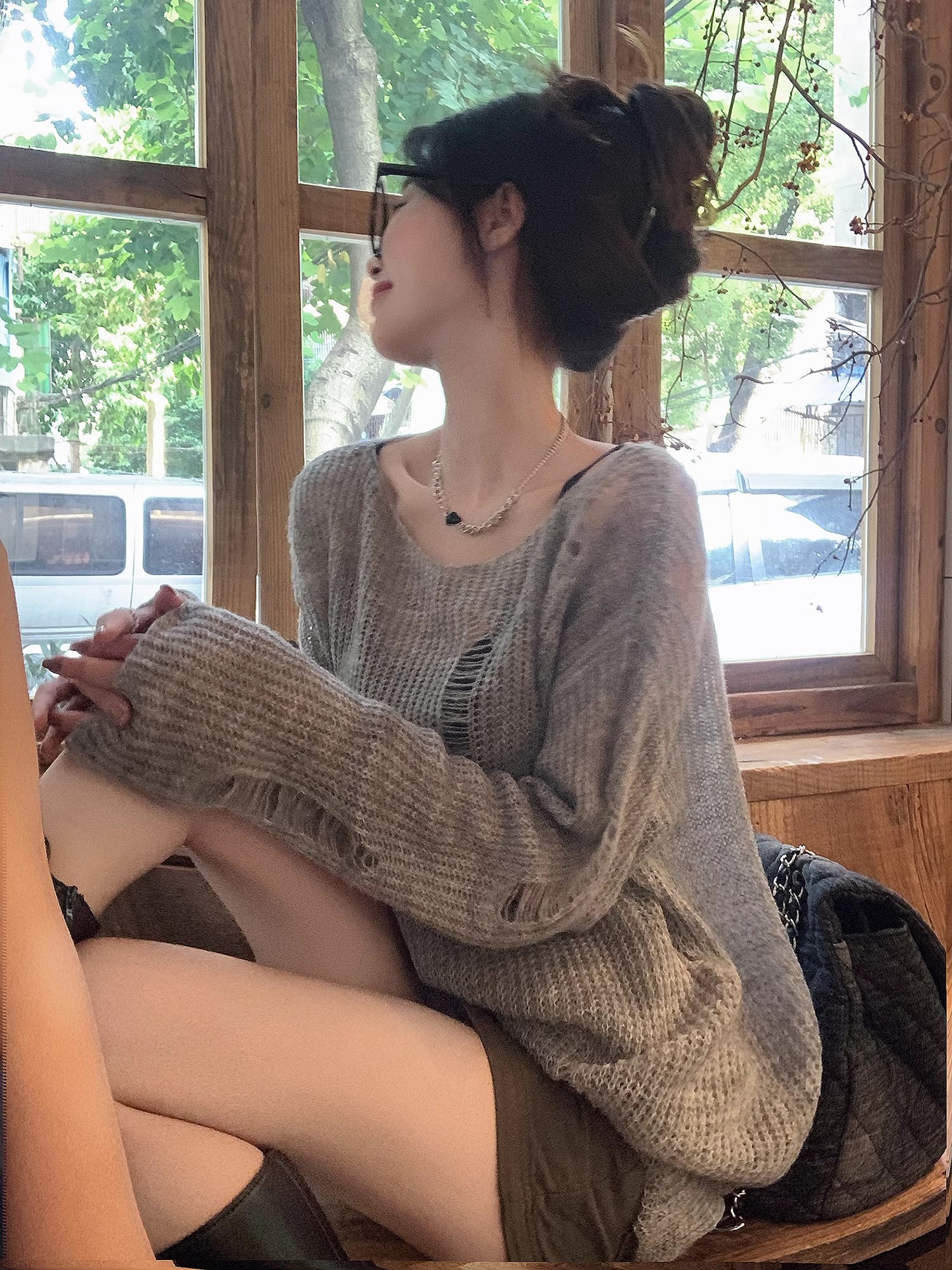 Autumn new style hollow knitted women's top, thin style, lazy style French loose air-conditioning shirt, trendy sun protection shirt