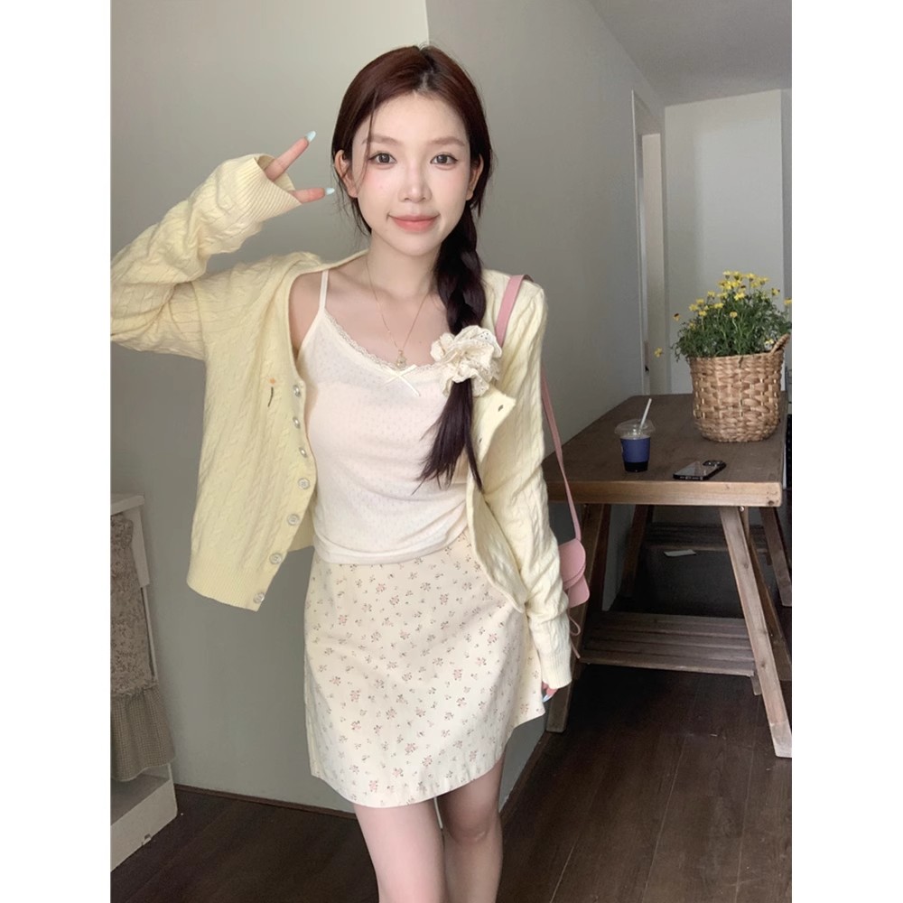 2024 Spring Yellow Twist Knitted Cardigan Tops for Women