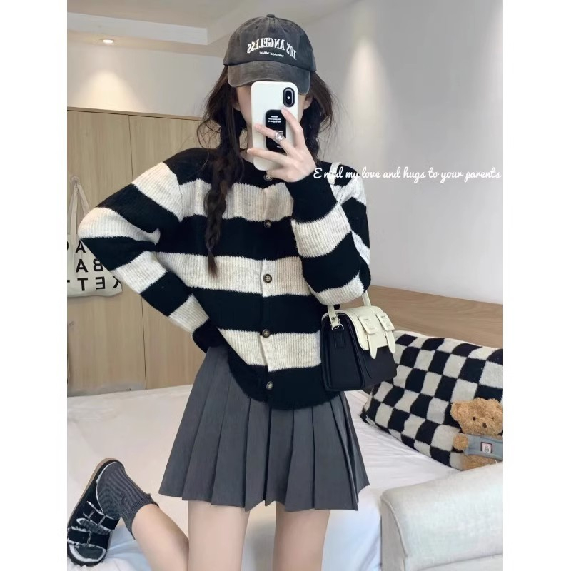 Cardigan Sweater 2024 Autumn New Versatile Loose Small Body Style Striped Knitted Cardigan Top