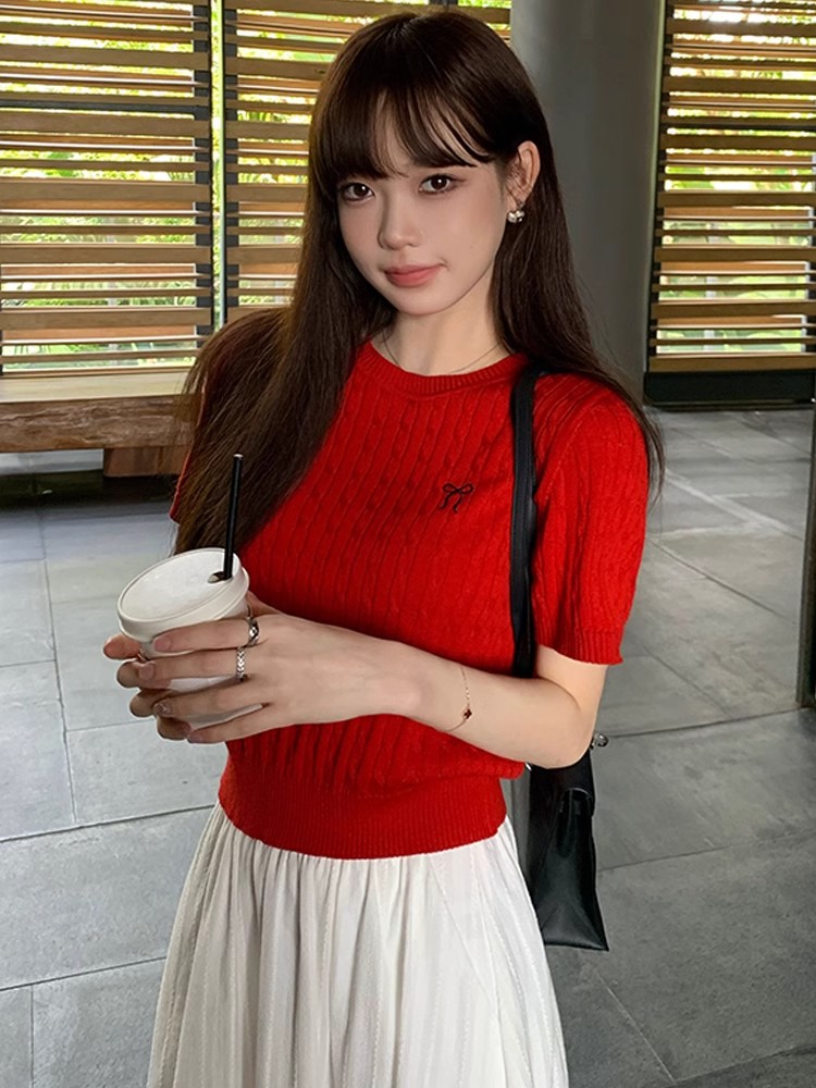 Short-sleeved sweater for women, summer 2024 new slim fit, fashionable and stylish bow short top