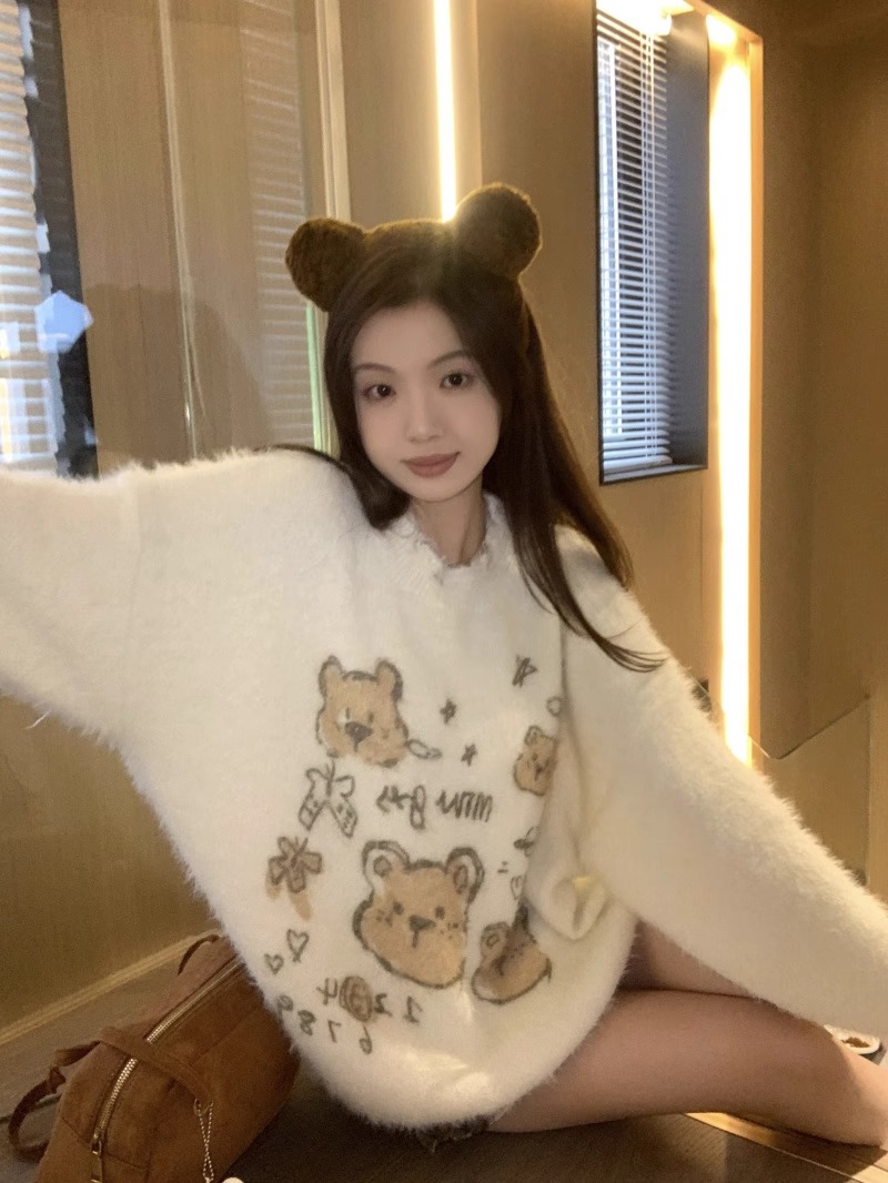 Korean design fufu lazy bear sweater women's autumn and winter loose irregular hole mink wool sweater