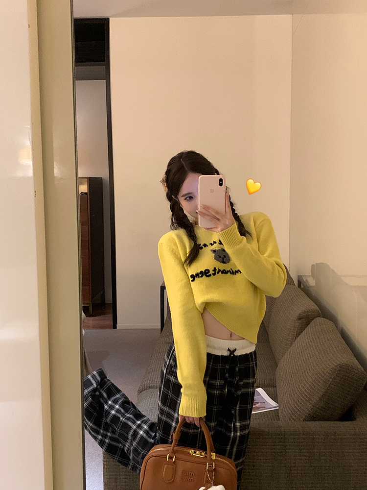 Dopamine Outfit Pullover Sweater Women's Autumn and Winter 2024 New Yellow Cartoon Sweater Bottoming Shirt with Top