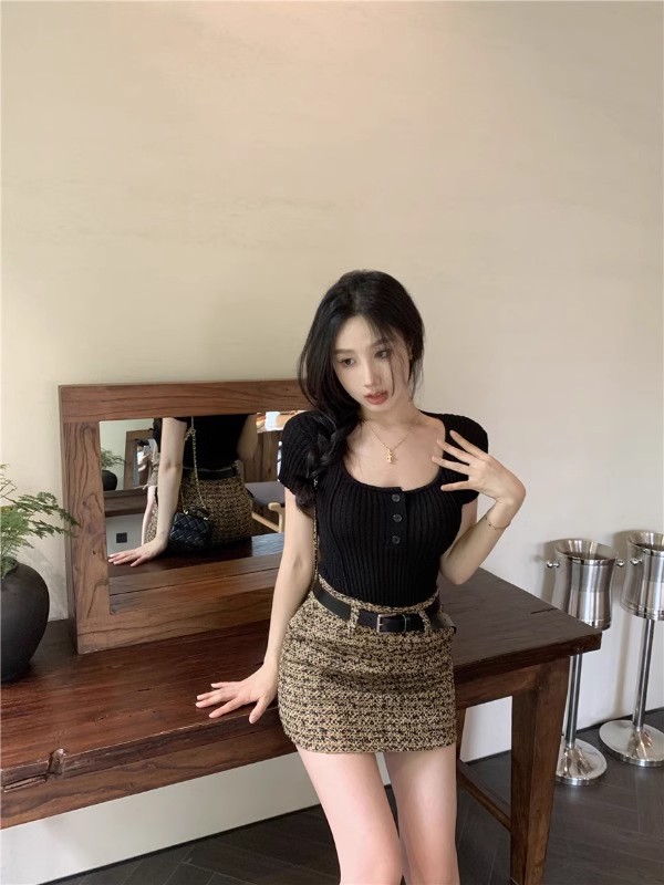 Apricot simple slim round neck short-sleeved knitted T-shirt women's summer waist slimming bottoming shirt temperament pitted top