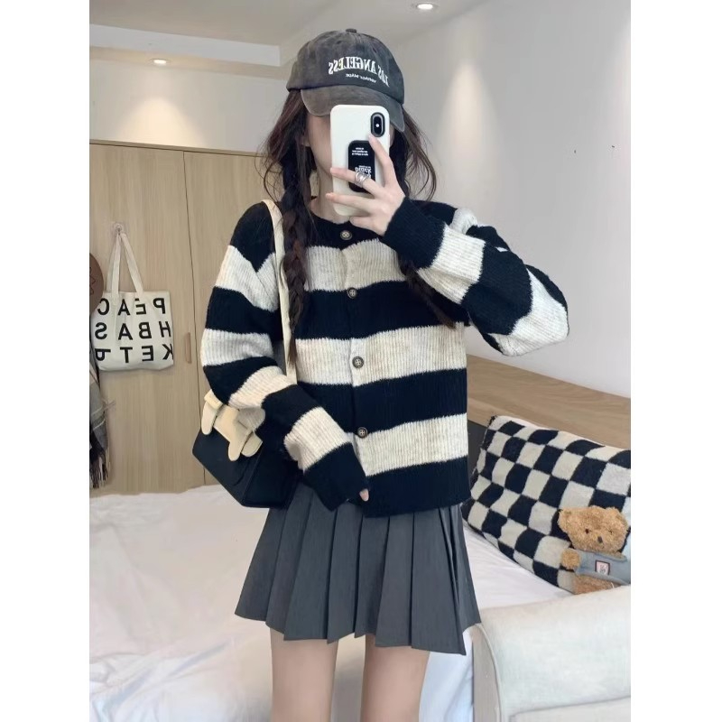 Cardigan Sweater 2024 Autumn New Versatile Loose Small Body Style Striped Knitted Cardigan Top