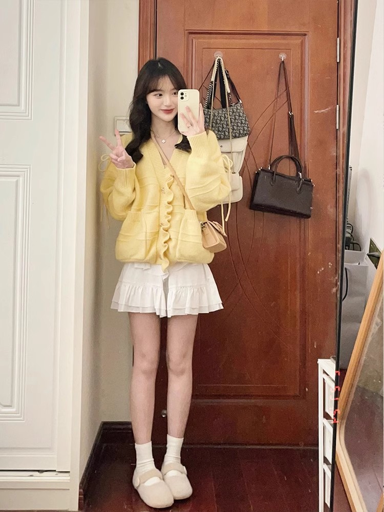 Mengmeng Ja Gentle petal placket design V-neck sweater for women spring and autumn milk yellow bow tie sweater