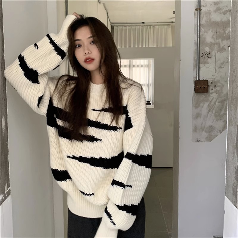  new autumn and winter Korean style retro loose lazy style women's contrast color versatile casual sweater long-sleeved top for women