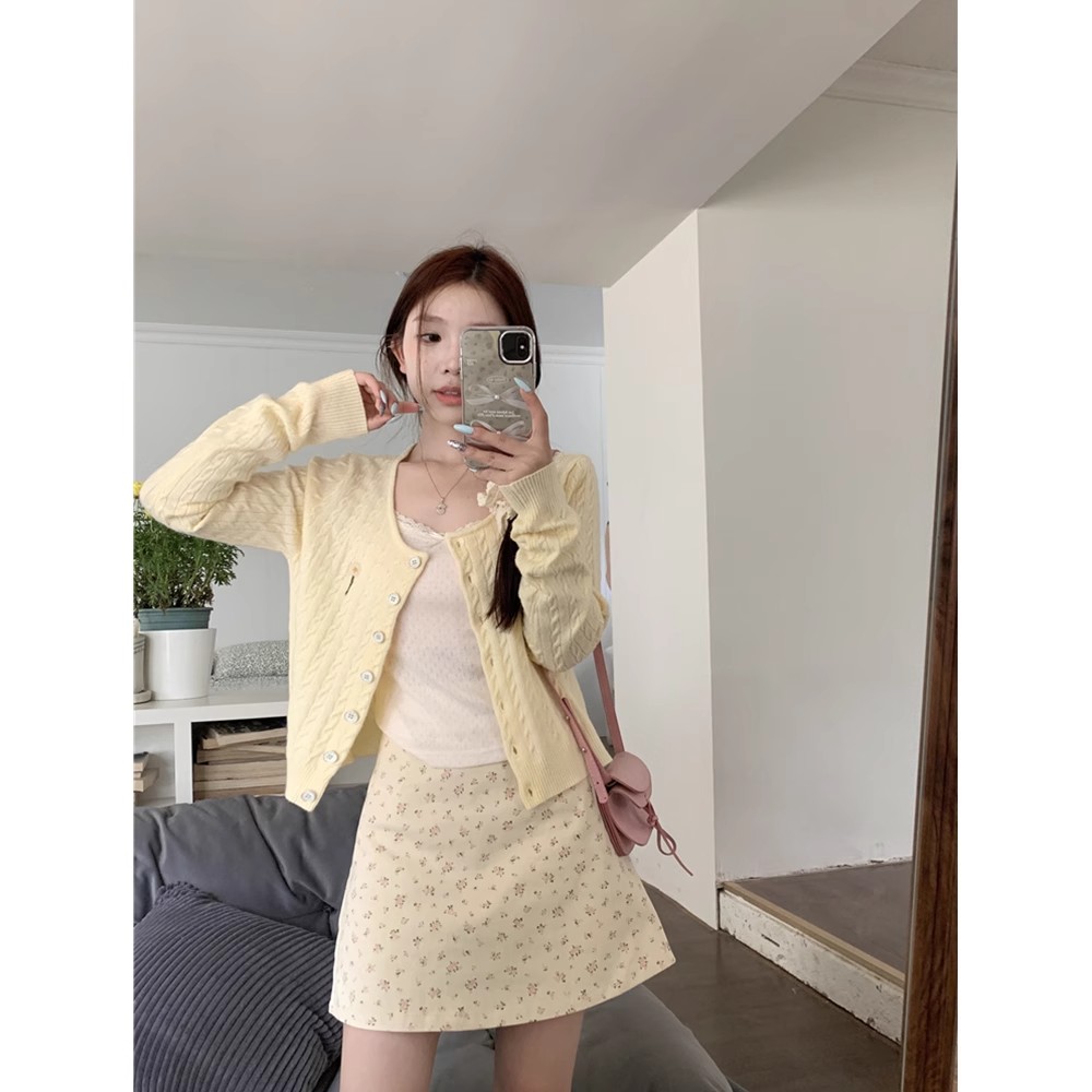 2024 Spring Yellow Twist Knitted Cardigan Tops for Women