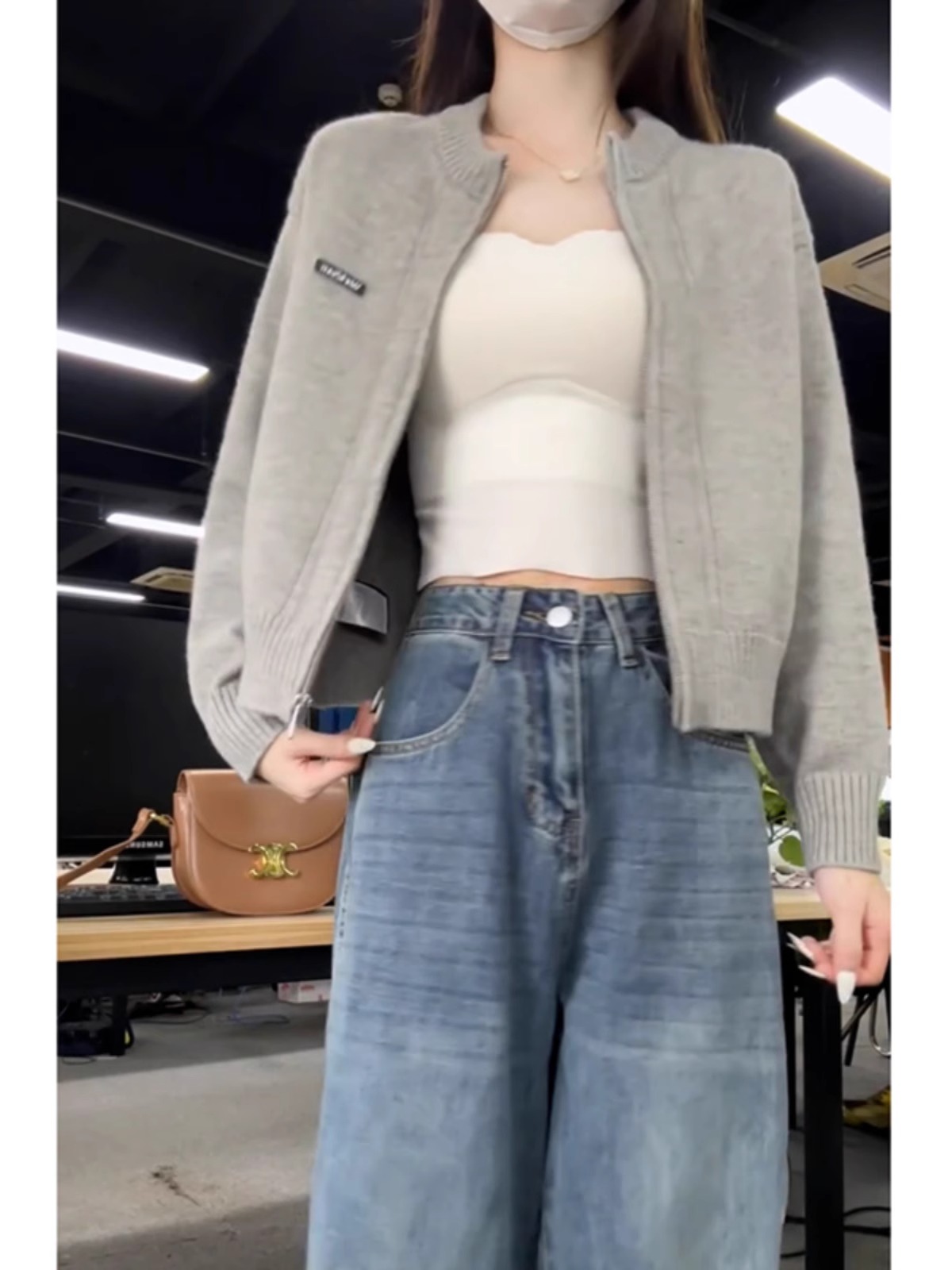 Korean style gray round neck long sleeve sweater sweater for women autumn design niche fashion versatile short top jacket