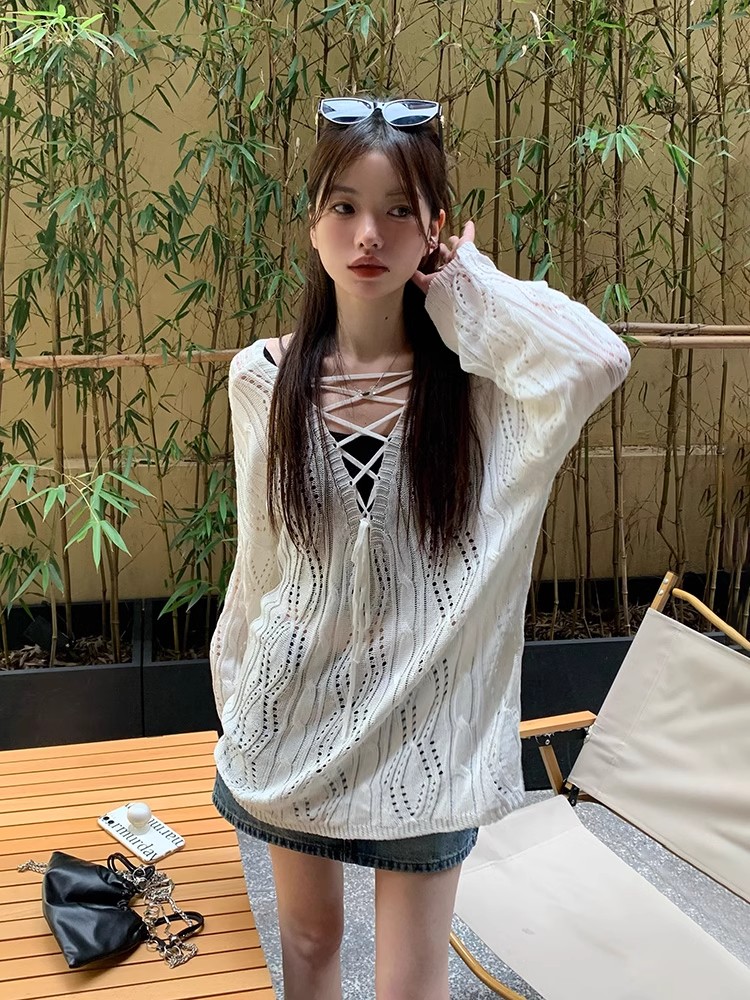 American retro lazy style hollow outer blouse for women summer thin hot girl V-neck slim loose knitted top