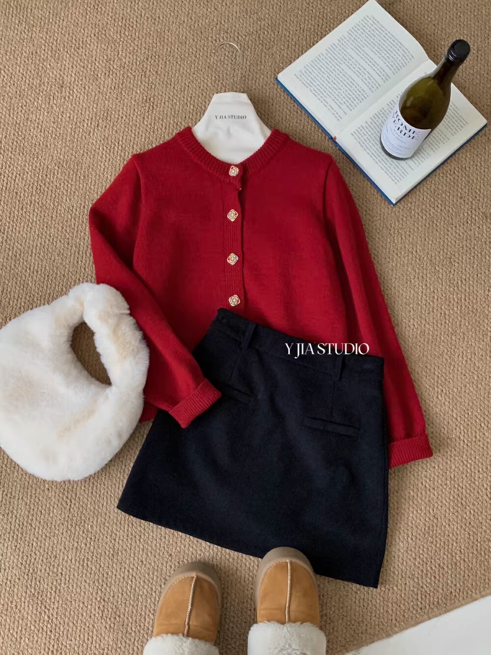 Korean style high-end diamond buttoned temperament versatile round neck sweater for women early spring 2024 new red knitted cardigan