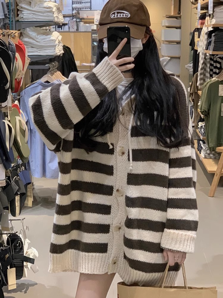 Lazy style, high-end and super good-looking striped sweater for women's spring and autumn outer wear, loose and versatile student knitted cardigan jacket