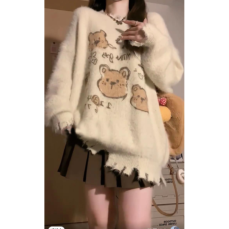 Retro destruction style bear pullover sweater for women in autumn and winter European goods beautiful lazy style mid-length mohair sweater