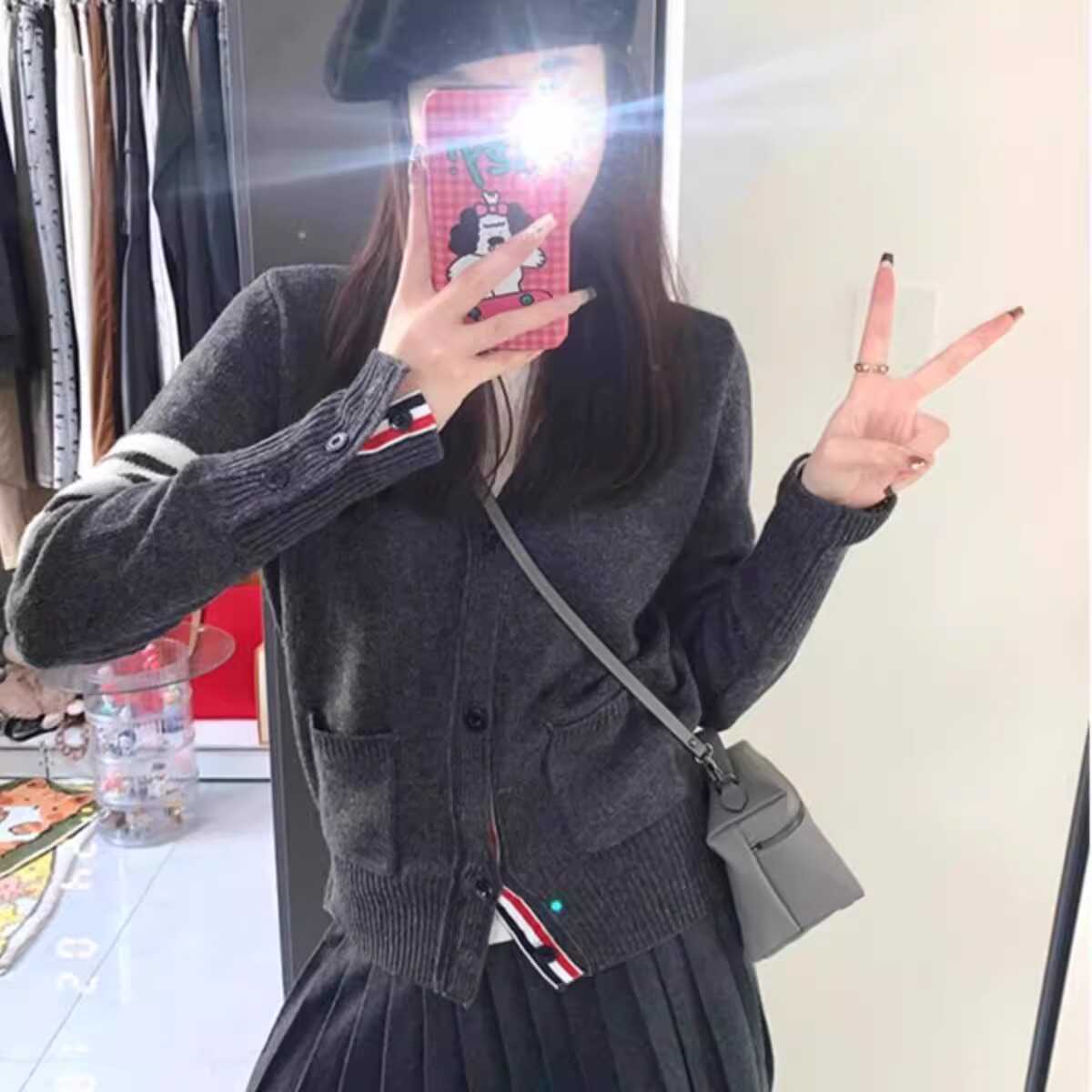 Early autumn v-neck sweater jacket for women spring and autumn 2024 new Korean retro college style knitted cardigan top