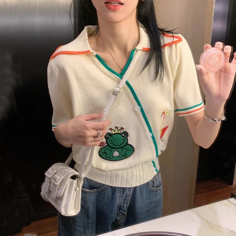 Designed oblique cardigan knitted short-sleeved T-shirt for female summer students with contrasting color cartoon embroidery niche chic short top