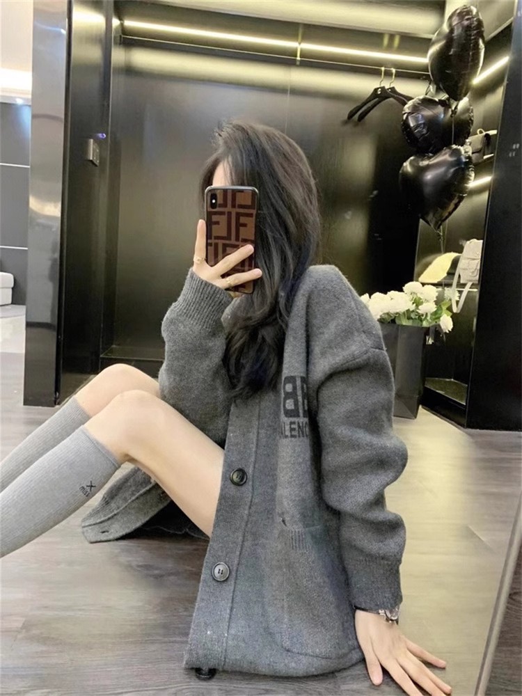 European station trendy brand letter loose knitted cardigan for women autumn and winter new soft and waxy casual lazy style thick sweater jacket