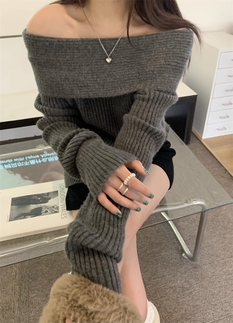 One-line collar off-shoulder clavicle sweater for women in spring, autumn and winter, fashionable and fashionable inner long-sleeved bottoming sweater top