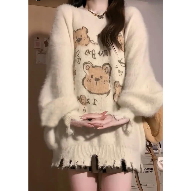 Retro destruction style bear pullover sweater for women in autumn and winter European goods beautiful lazy style mid-length mohair sweater