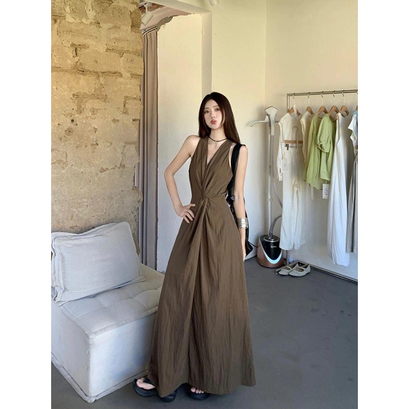 Light and mature style design with chest twist sleeveless dress for women summer 2024 new style French style slimming long skirt