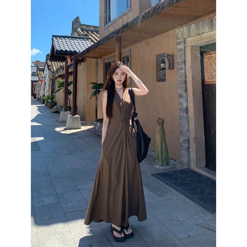 Light and mature style design with chest twist sleeveless dress for women summer 2024 new style French style slimming long skirt