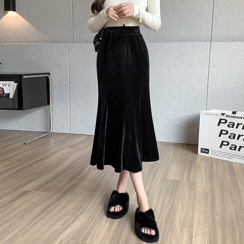 Skirt  autumn and winter simple velvet skirt temperament fishtail skirt mid-length black slimming skirt hip-covering skirt