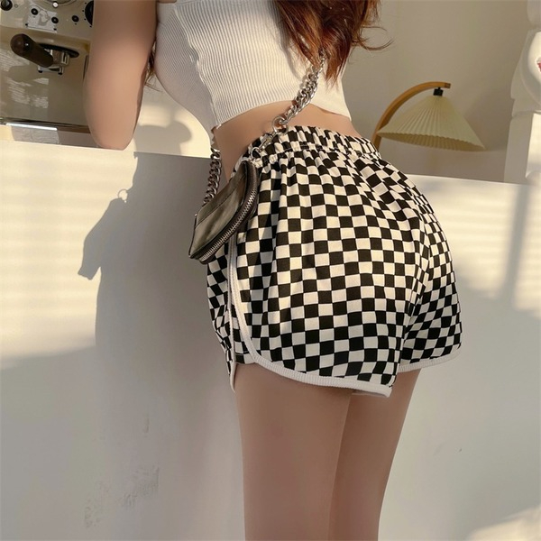 National trend checkerboard shorts for women's spring Korean style hot pants worn by hot girls, high-waisted sports casual pants