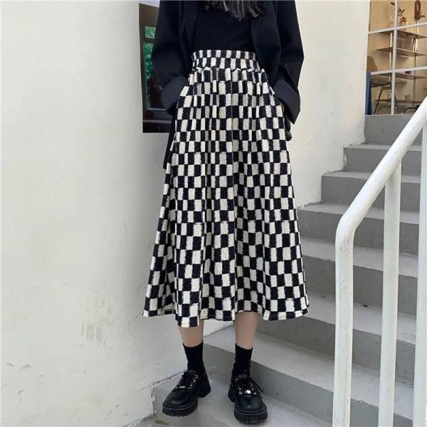 Retro checkerboard high-waisted skirt for women corduroy niche design plaid a-line mid-length skirt