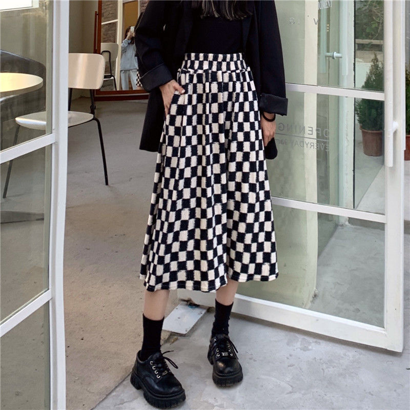 Retro checkerboard high-waisted skirt for women corduroy niche design plaid a-line mid-length skirt