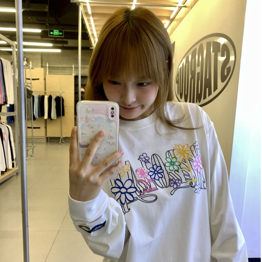 [Tmall/Recommended] Heavyweight pure cotton, tightly combed, rainbow floral letter printed long-sleeved T-shirt for women summer