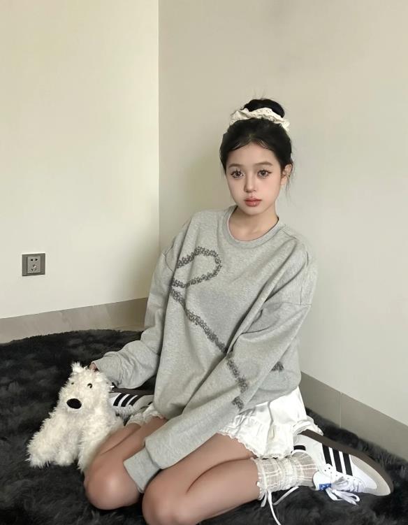 [Tmall/Quality/Thin Style] Heavy Chinese Cotton/Silver Fox Velvet Bow Big Print Round Neck Sweater Women’s Fashion