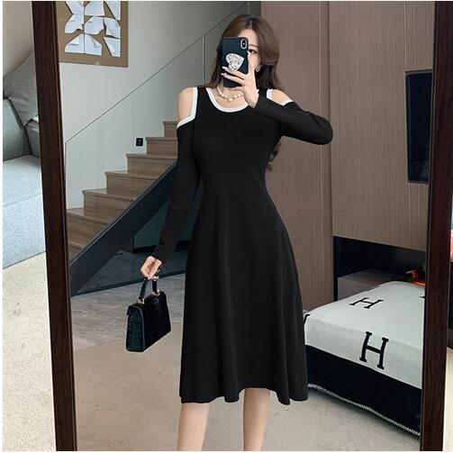 302# French retro contrast color off-shoulder long-sleeved knitted dress for women  autumn new umbrella skirt design skirt