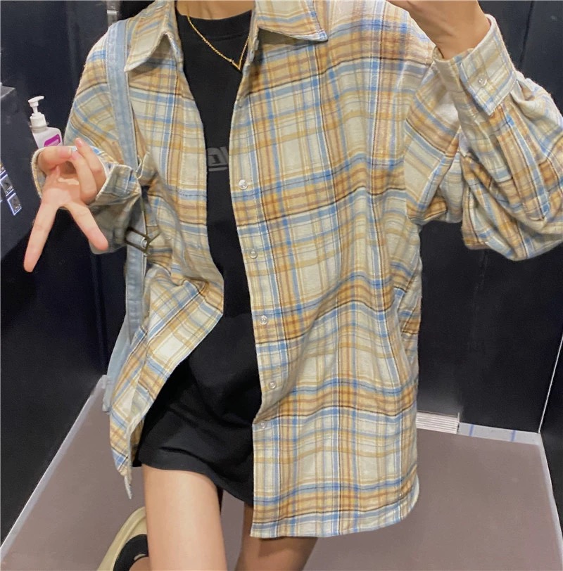 European station plaid shirt women's retro Hong Kong style 2024 spring and autumn new loose Korean style long-sleeved layered jacket