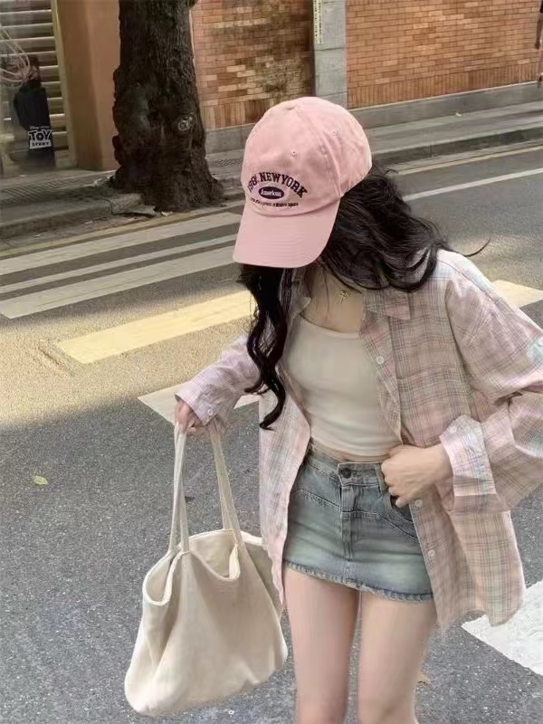 Niche unique and chic super good-looking pink plaid shirt for women loose layered French casual shirt long-sleeved top