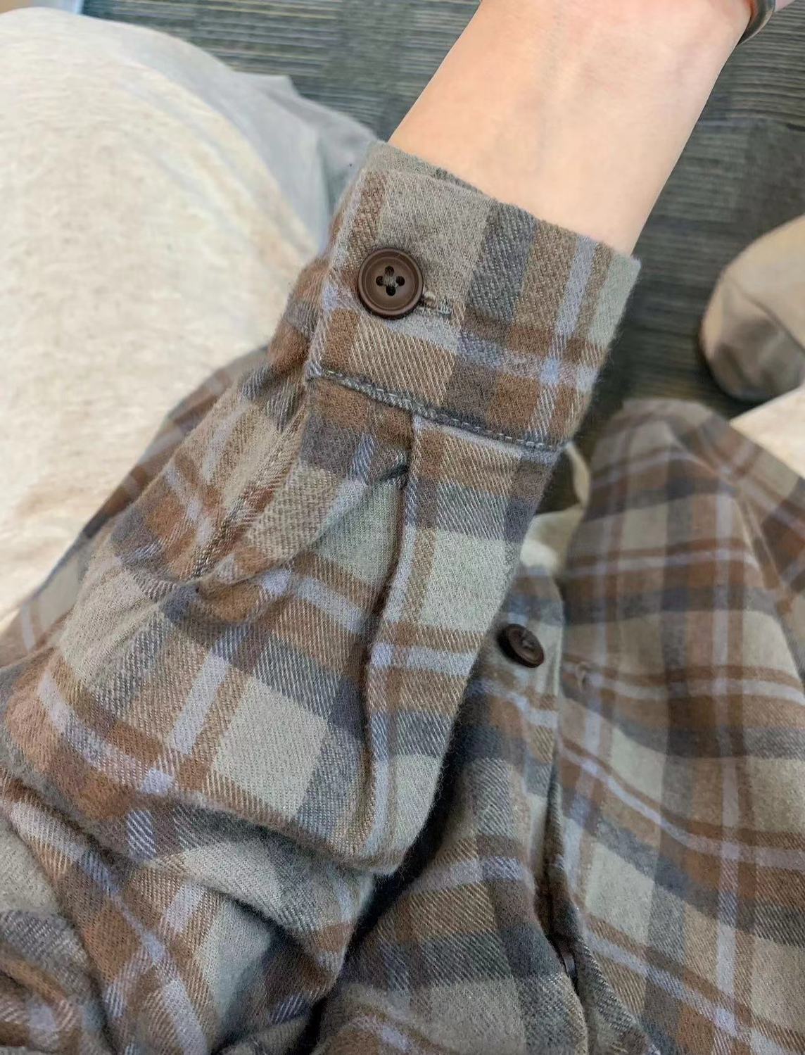 Pure cotton fabric chic high-end brushed plaid shirt for women, loose and versatile mid-length shirt for outer wear